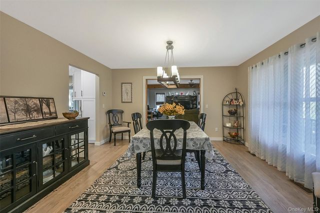 4 Apple Lane, Wading River, NY 11792