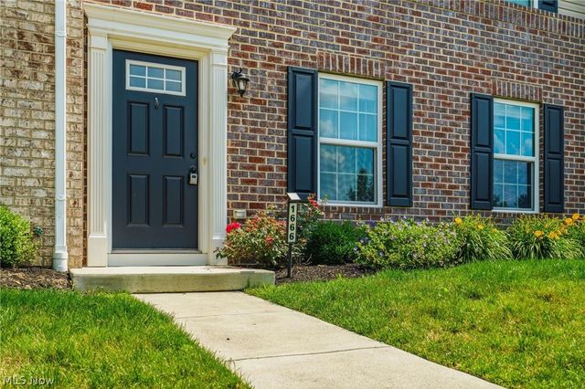1666 N Eckert Lane, Akron, OH 44313