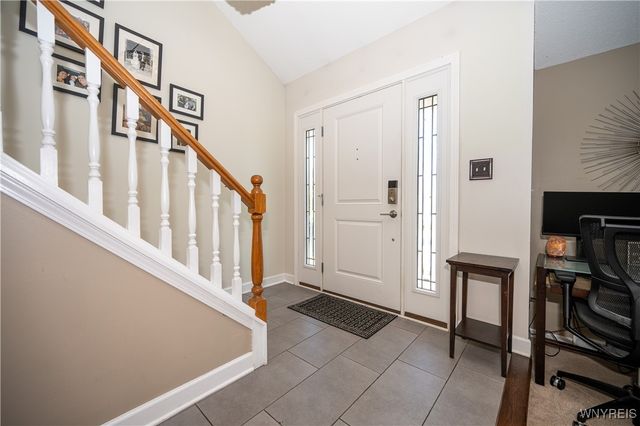 53 Via Donato East, Lancaster, NY 14043