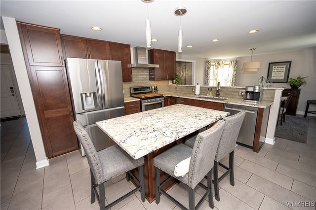 53 Via Donato East, Lancaster, NY 14043