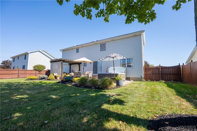 53 Via Donato East, Lancaster, NY 14043