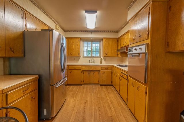 822 S California St, Lodi, CA 95240