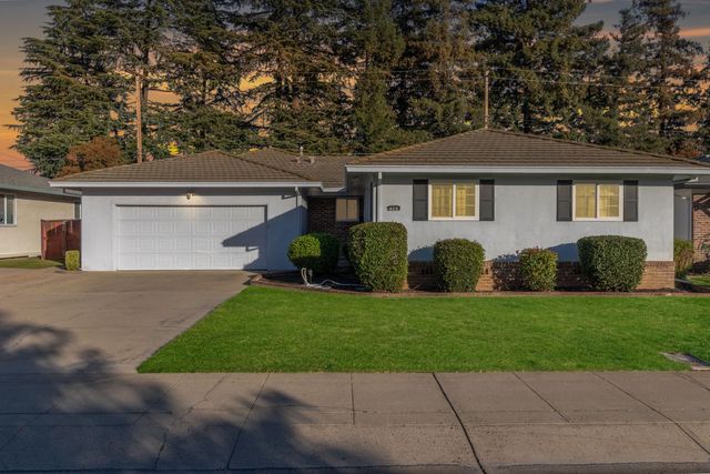 822 S California St, Lodi, CA 95240