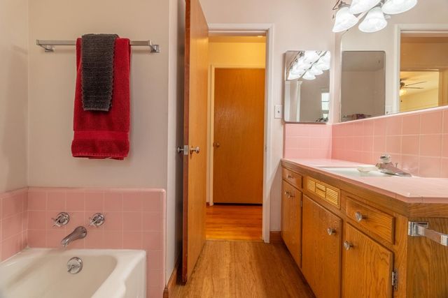 822 S California St, Lodi, CA 95240