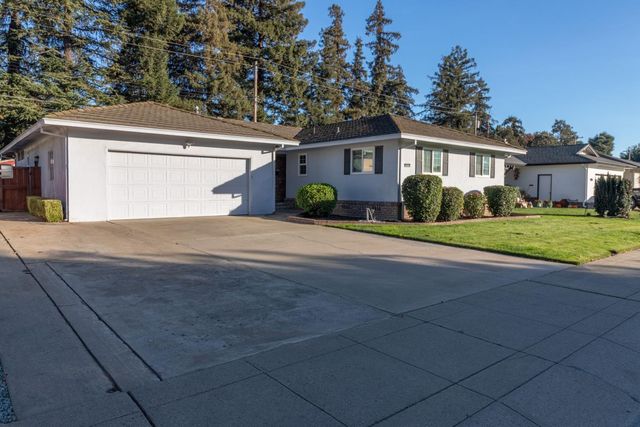 822 S California St, Lodi, CA 95240