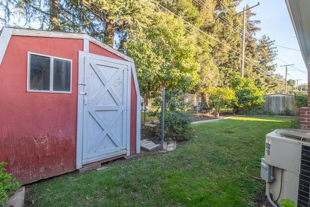 822 S California St, Lodi, CA 95240