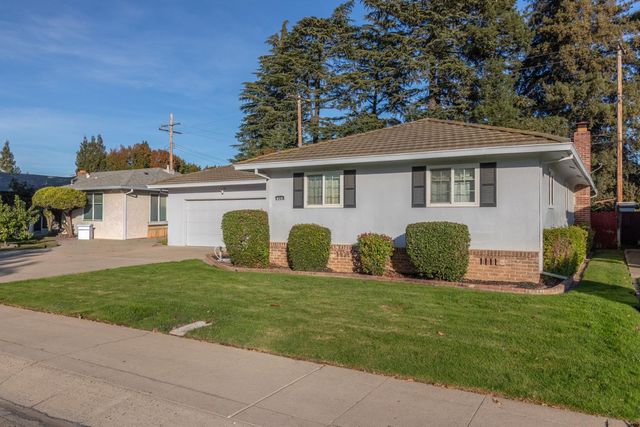 822 S California St, Lodi, CA 95240