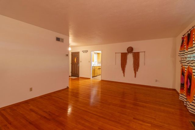 822 S California St, Lodi, CA 95240