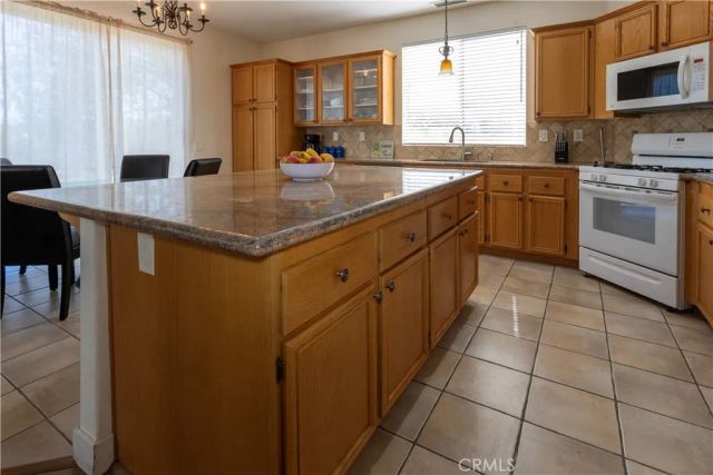 27604 Redwood Way, Castaic, CA 91384