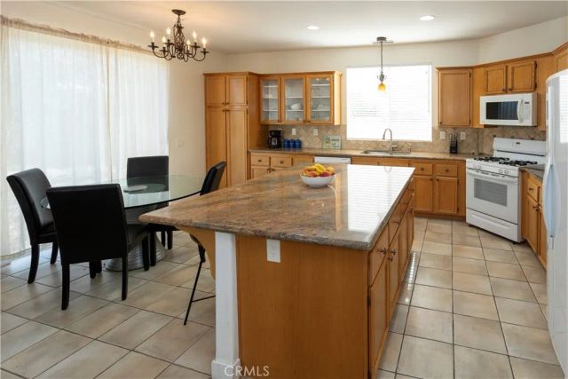 27604 Redwood Way, Castaic, CA 91384