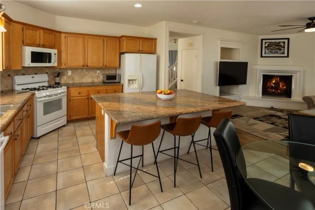 27604 Redwood Way, Castaic, CA 91384