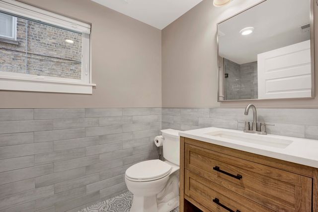 1241 W Newport Avenue G, Chicago, IL 60657