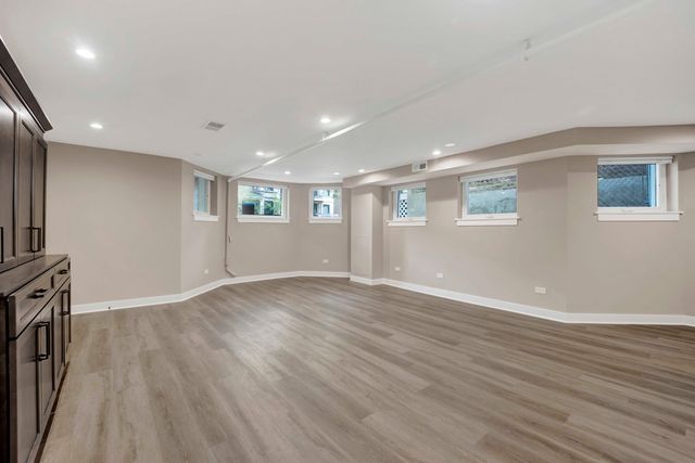 1241 W Newport Avenue G, Chicago, IL 60657