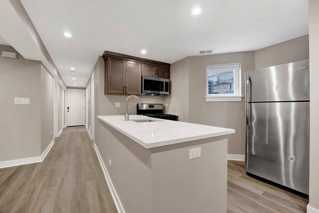 1241 W Newport Avenue G, Chicago, IL 60657