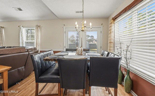 29 Pelican Circle, Beaufort, SC 29906