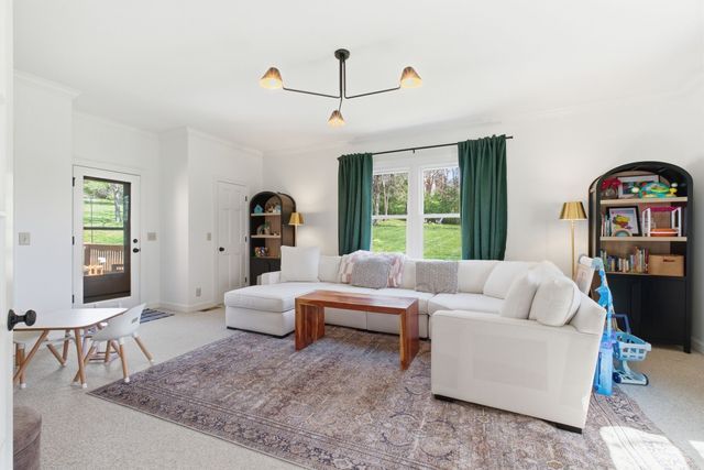 9241 Hunterboro Dr, Brentwood, TN 37027