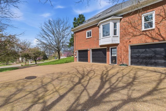 9241 Hunterboro Dr, Brentwood, TN 37027