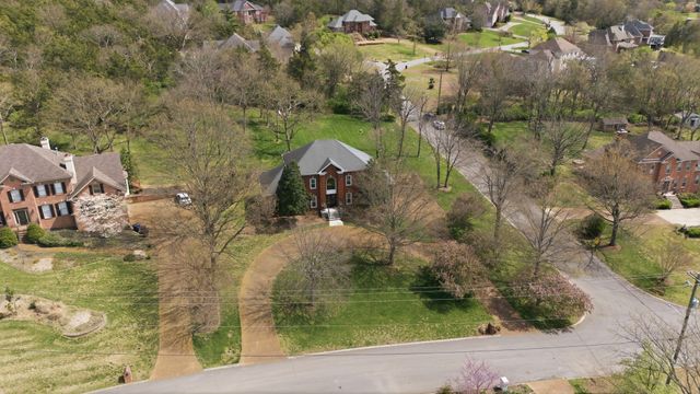 9241 Hunterboro Dr, Brentwood, TN 37027