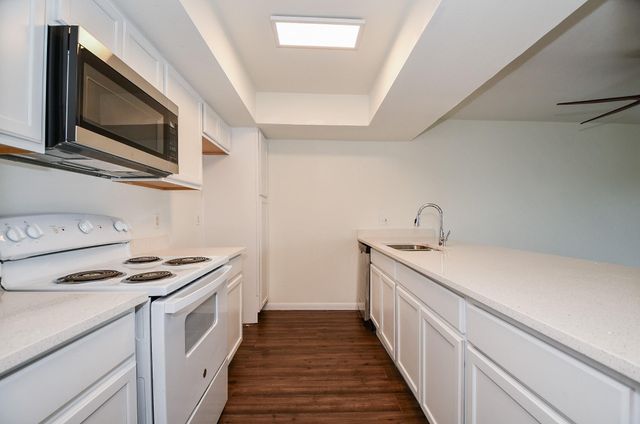 2824 S Bartell Drive 311, Houston, TX 77054