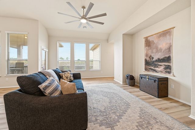 951 Blue Violet, New Braunfels, TX 78130