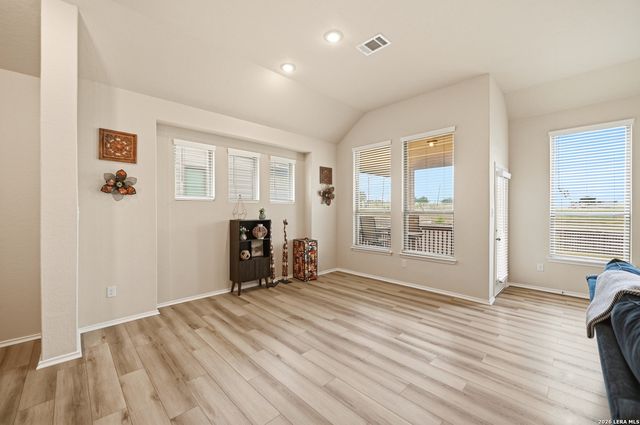 951 Blue Violet, New Braunfels, TX 78130