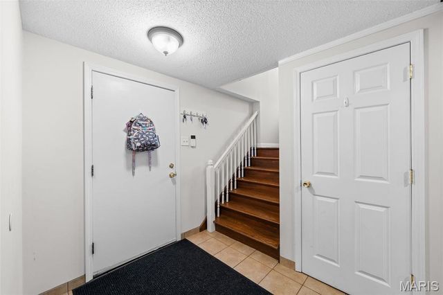 9601 Gallop Lane, Crestwood, MO 63126