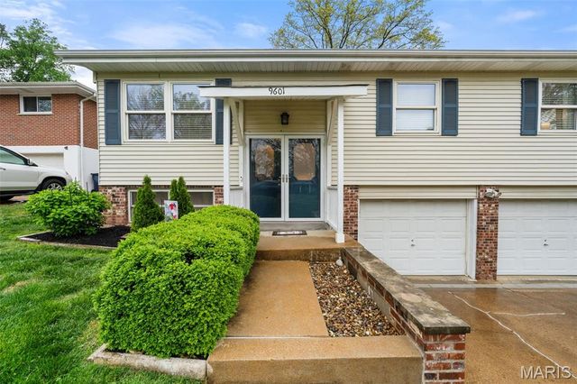 9601 Gallop Lane, Crestwood, MO 63126
