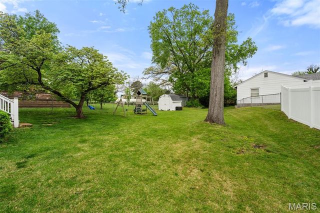 9601 Gallop Lane, Crestwood, MO 63126