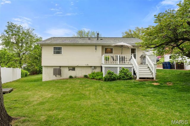 9601 Gallop Lane, Crestwood, MO 63126