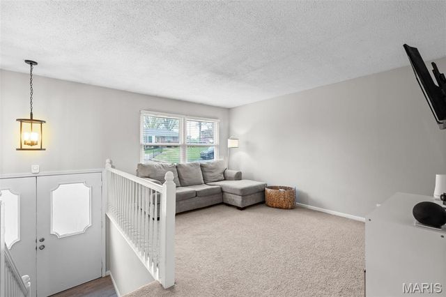 9601 Gallop Lane, Crestwood, MO 63126