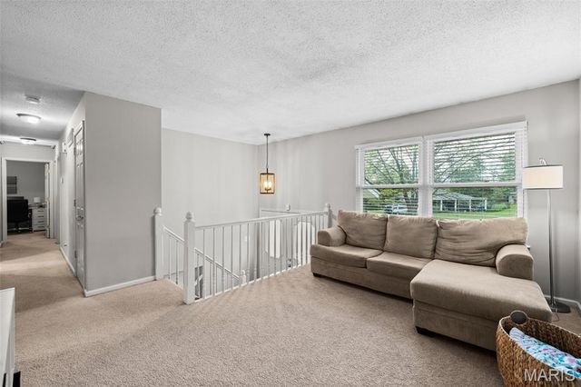 9601 Gallop Lane, Crestwood, MO 63126
