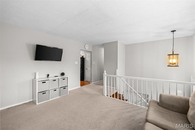 9601 Gallop Lane, Crestwood, MO 63126