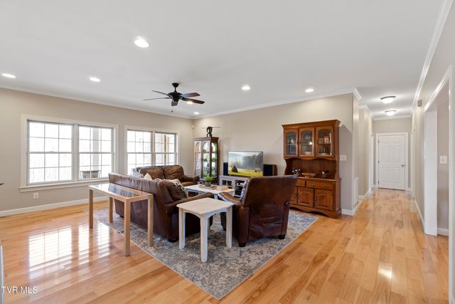 2754 Newport Highway, Greeneville, TN 37743