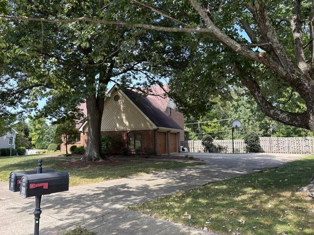 2117 Broadhead Place, Lexington, KY 40515