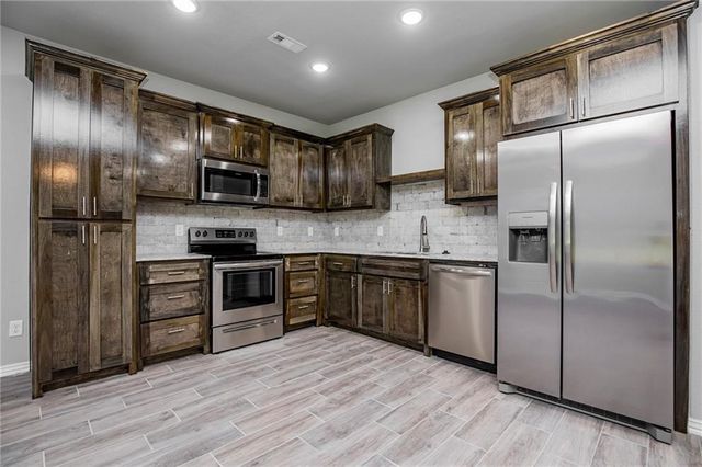 1903 Azlin Place, Siloam Springs, AR 72761