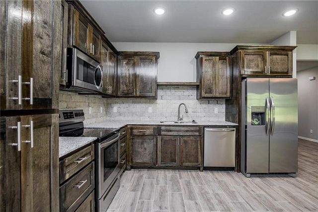 1903 Azlin Place, Siloam Springs, AR 72761