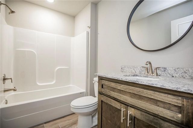 1903 Azlin Place, Siloam Springs, AR 72761