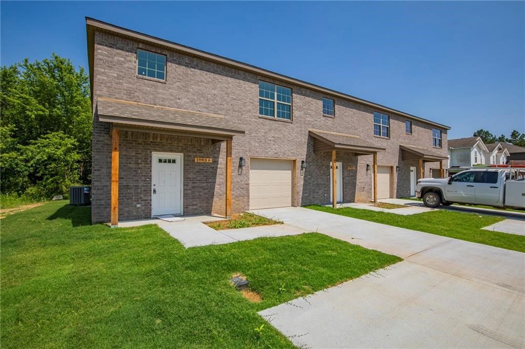 1903 Azlin Place, Siloam Springs, AR 72761