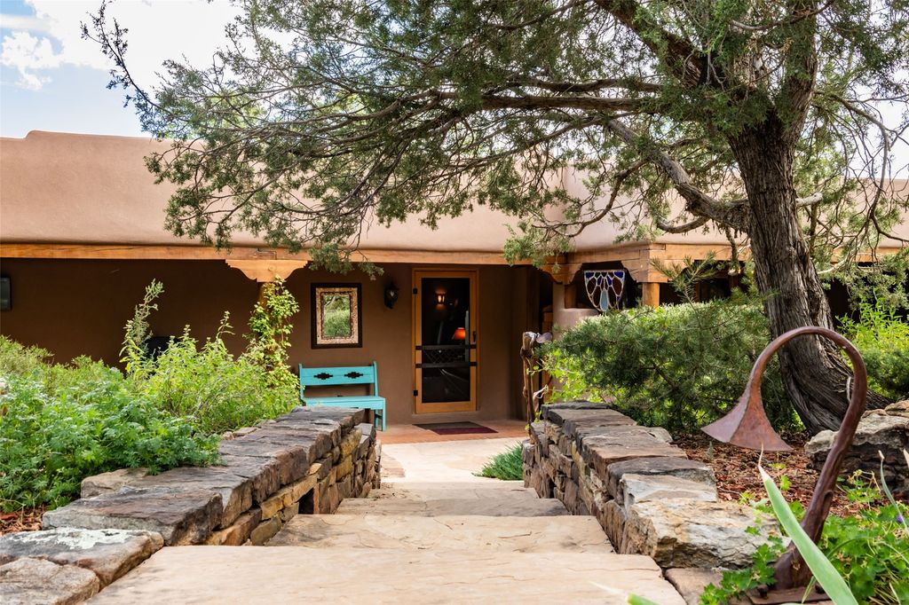 24 W Old Agua Fria, Santa Fe, NM 87508