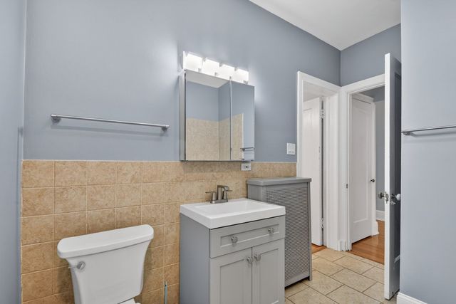 6815 S CRANDON Avenue 3, Chicago, IL 60649