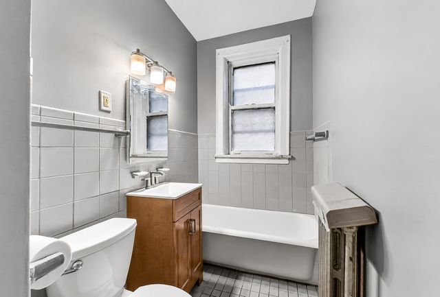 6815 S CRANDON Avenue 3, Chicago, IL 60649