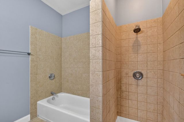 6815 S CRANDON Avenue 3, Chicago, IL 60649
