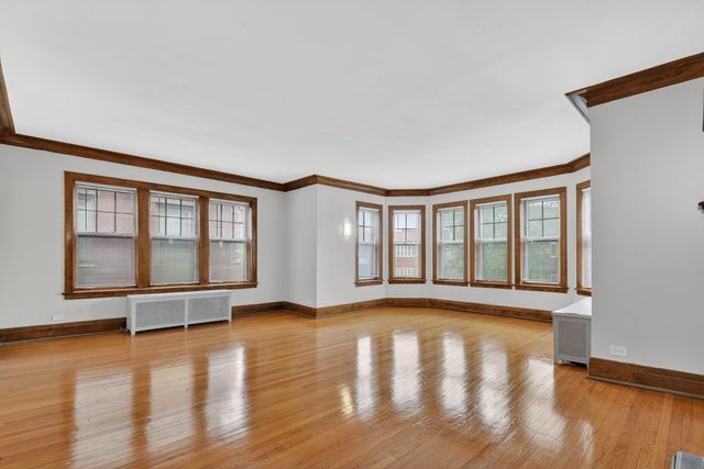 6815 S CRANDON Avenue 3, Chicago, IL 60649
