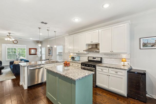 3705 Byers Avenue, Fort Worth, TX 76107