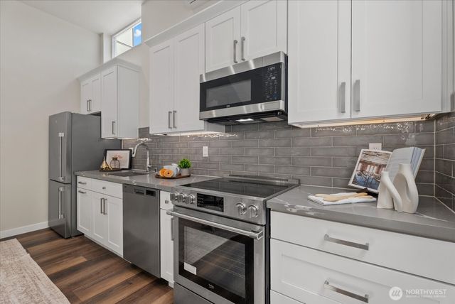 513 S Sullivan Street, Seattle, WA 98108