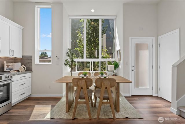 513 S Sullivan Street, Seattle, WA 98108