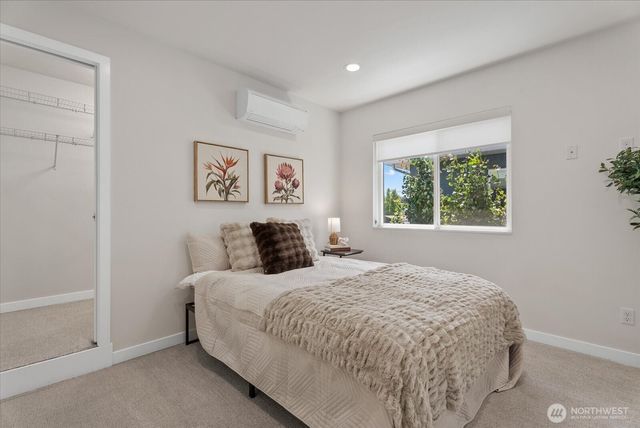 513 S Sullivan Street, Seattle, WA 98108