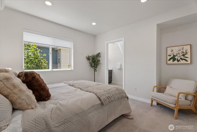 513 S Sullivan Street, Seattle, WA 98108