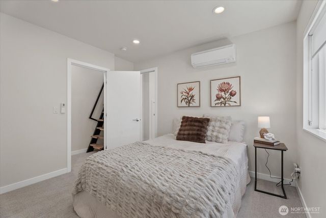 513 S Sullivan Street, Seattle, WA 98108