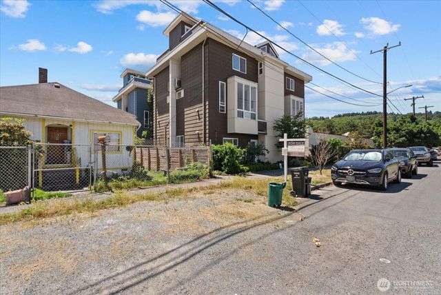 513 S Sullivan Street, Seattle, WA 98108